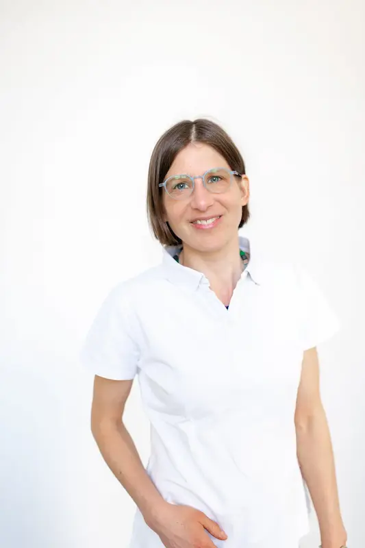 Klick auf den Button öffnet Bildergalerie von Dr. Julia Mueller